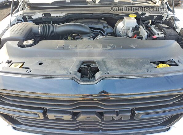 1C6SRFBT8MN667844 2021 RAM 1500 White Widok komory silnika