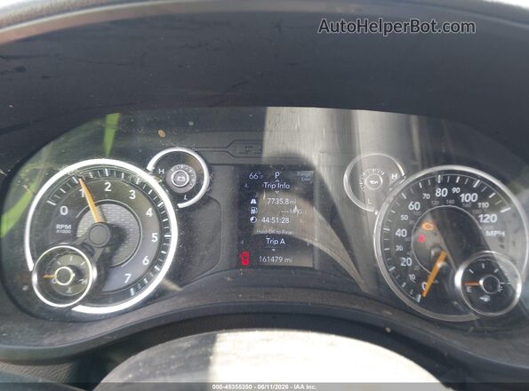 1C6SRFBTXMN554820 2021 RAM 1500 White Vista de los asientos traseros