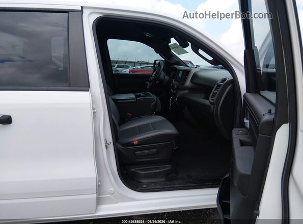 1C6SRFCT1NN438289 2022 RAM 1500 White Widok wnętrza z przodu