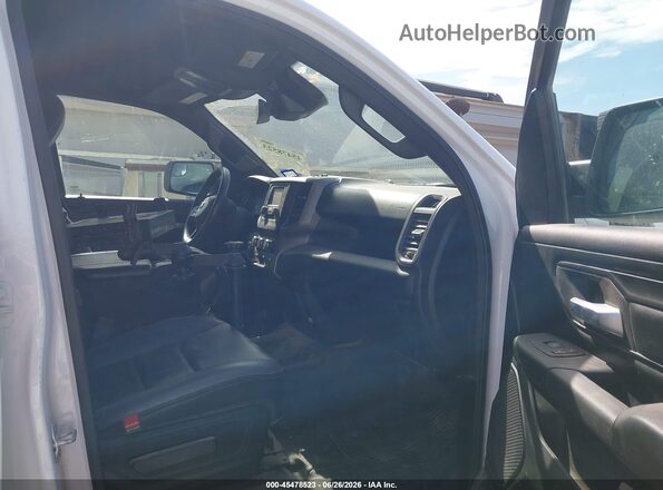 1C6SRFCT5NN433595 2022 RAM 1500 White Vista interior delantera