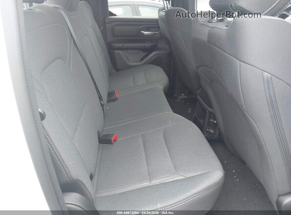 1C6SRFCT8NN438161 2022 RAM 1500 White Հետևի նստատեղերի տեսք
