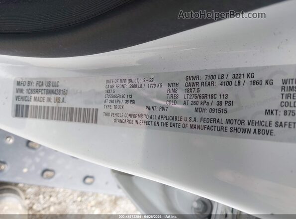 1C6SRFCT8NN438161 2022 RAM 1500 White VIN կոդի պիտակի տեսք