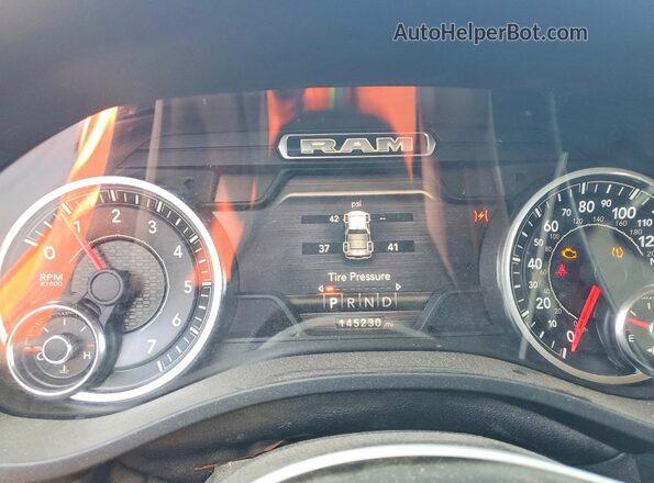 1C6SRFDT7LN317052 2020 RAM 1500 White Вид щитка приладів