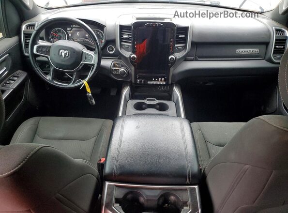 1C6SRFFM3MN576256 2021 RAM 1500 Charcoal Widok deski rozdzielczej