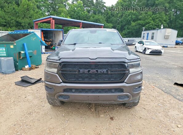 1C6SRFFM3MN576256 2021 RAM 1500 Charcoal Widok z przodu