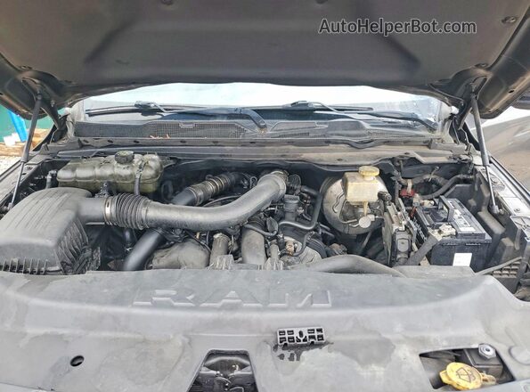 1C6SRFFM3MN576256 2021 RAM 1500 Charcoal Widok wnętrza z tyłu