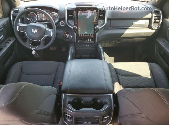 1C6SRFFP1SN505760 2025 RAM 1500 Black Вид панелі приладів