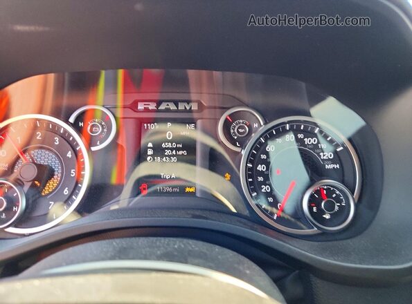 1C6SRFFP3TN161723 2026 RAM 1500 Burgundy Vista del cuadro de instrumentos