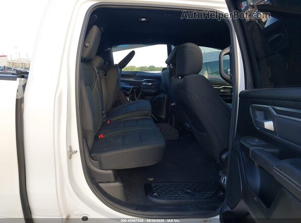 1C6SRFFP5SN551558 2025 RAM 1500 White Հետևի նստատեղերի տեսք