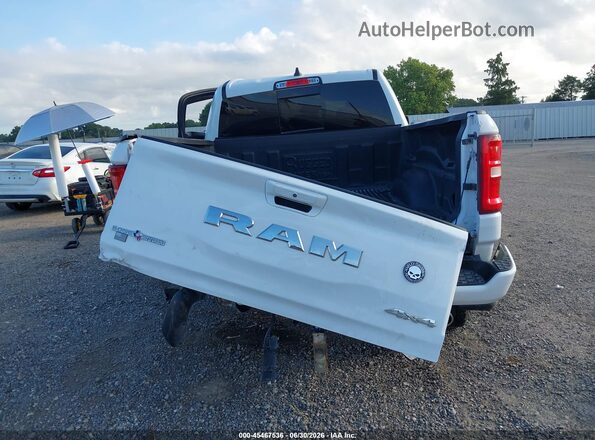 1C6SRFFP5SN551558 2025 RAM 1500 White Սարքավորումների վահանակի տեսք