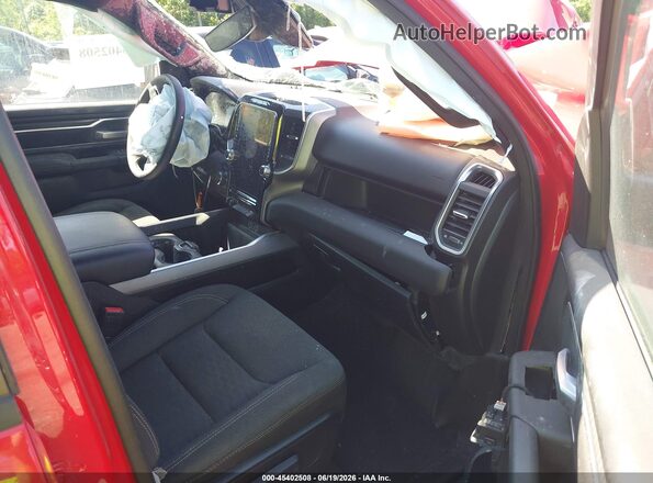 1C6SRFFP7SN520263 2025 RAM 1500 Red წინა სალონის ხედი