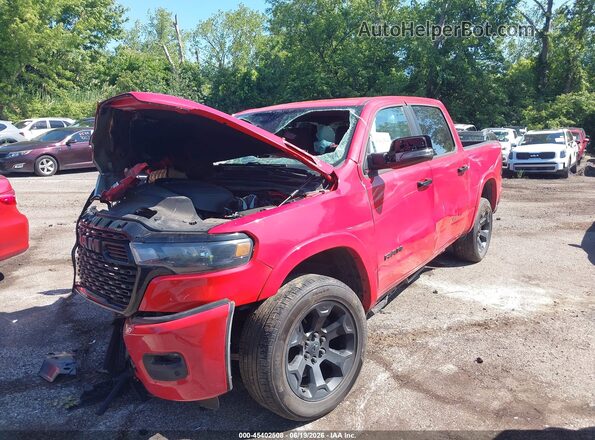 1C6SRFFP7SN520263 2025 RAM 1500 Red წინა მარცხენა ხედი სამი მეოთხედიდან