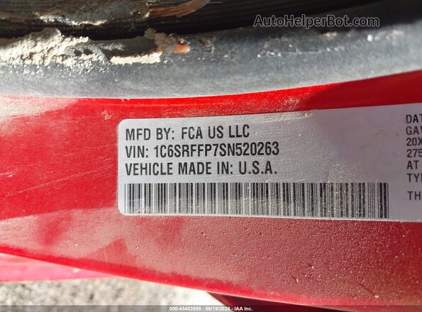 1C6SRFFP7SN520263 2025 RAM 1500 Red ძრავის განყოფილების ხედი