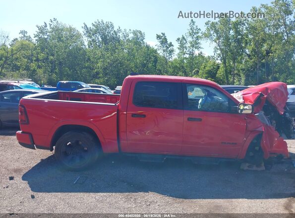 1C6SRFFP7SN520263 2025 RAM 1500 Red უკანა სალონის ხედი