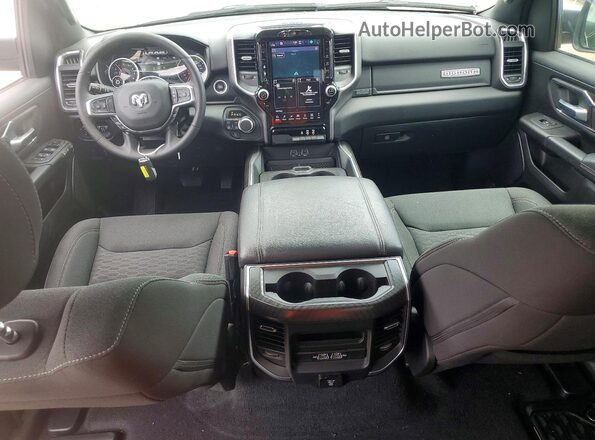 1C6SRFFP7SN735366 2025 RAM 1500 Silver 