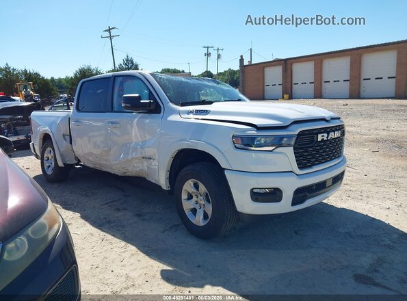 1C6SRFFPXSN556478 2025 RAM 1500 White Widok wnętrza 360 stopni