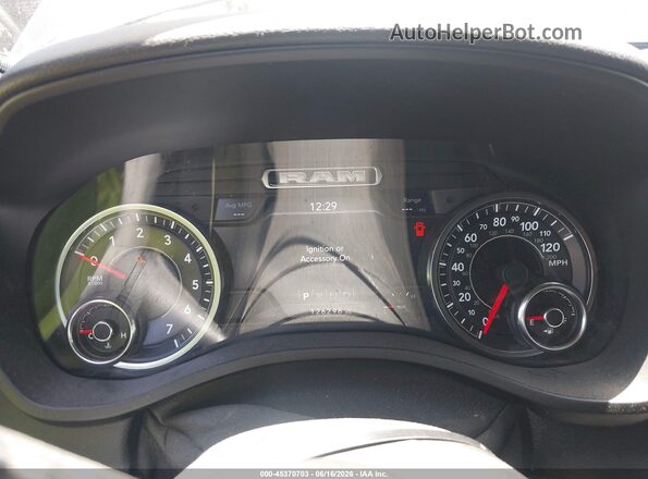 1C6SRFFT1KN840322 2019 RAM 1500 Gray Widok tylnych siedzeń