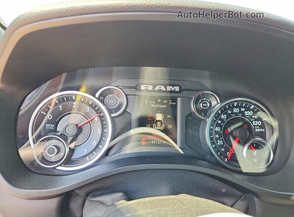 1C6SRFFT1LN214822 2020 RAM 1500 Blue ხელსაწყოთა პანელის ხედი