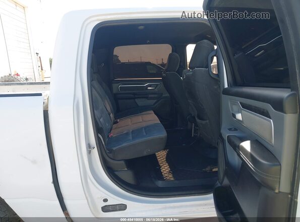 1C6SRFFT1NN411654 2022 RAM 1500 White VIN კოდის სტიკერის ხედი