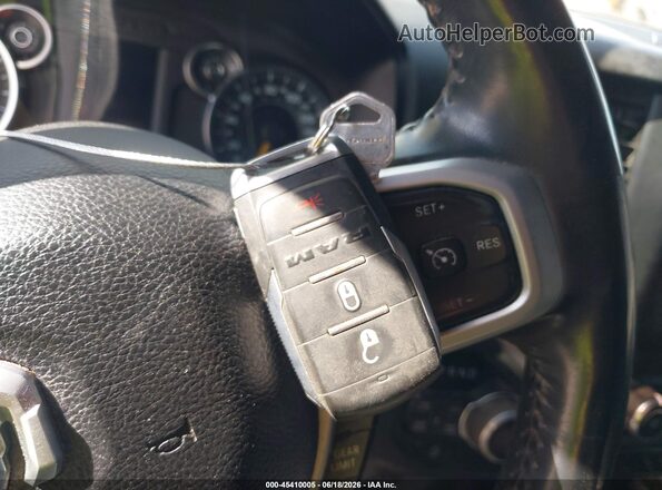 1C6SRFFT1NN411654 2022 RAM 1500 White წინა პანელის ხედი