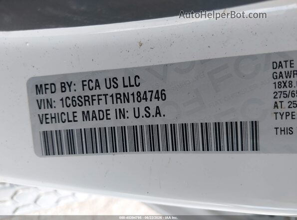 1C6SRFFT1RN184746 2024 RAM 1500 White Widok komory silnika