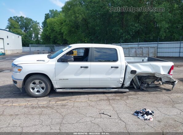 1C6SRFFT1RN184746 2024 RAM 1500 White Widok wnętrza z tyłu