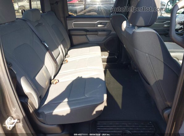 1C6SRFFT2NN381953 2022 RAM 1500 Gray Vista de la etiqueta del VIN