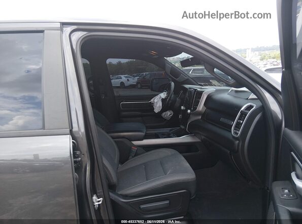 1C6SRFFT3MN807096 2021 RAM 1500 Gray Vista interior delantera