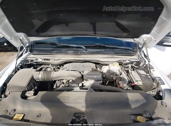 1C6SRFFT3NN356172 2022 RAM 1500 White Widok z tyłu