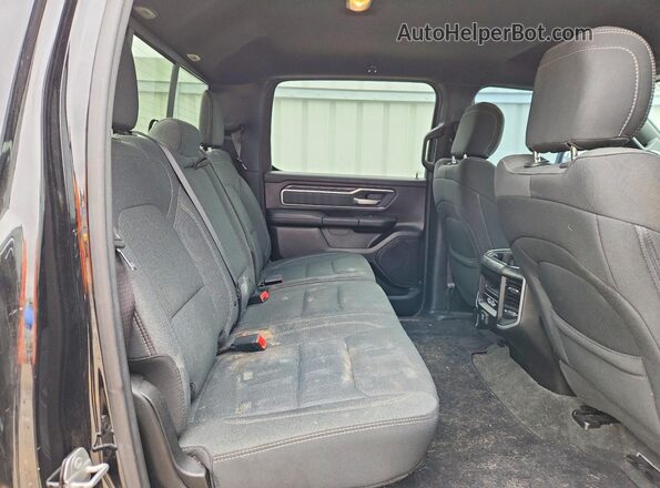 1C6SRFFT7LN378527 2020 RAM 1500 Black Widok tylnych siedzeń