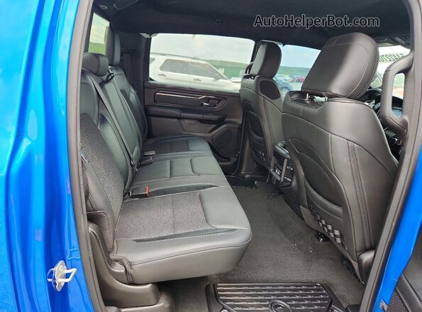 1C6SRFFT7PN517450 2023 RAM 1500 Blue Widok tylnych siedzeń