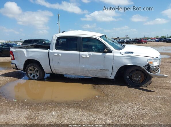 1C6SRFFT8MN644641 2021 RAM 1500 Белый Вид задней части салона