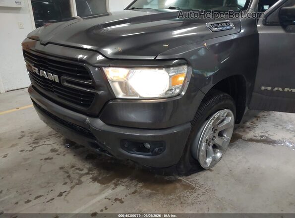 1C6SRFFT8MN804095 2021 RAM 1500 Gray Widok z przodu