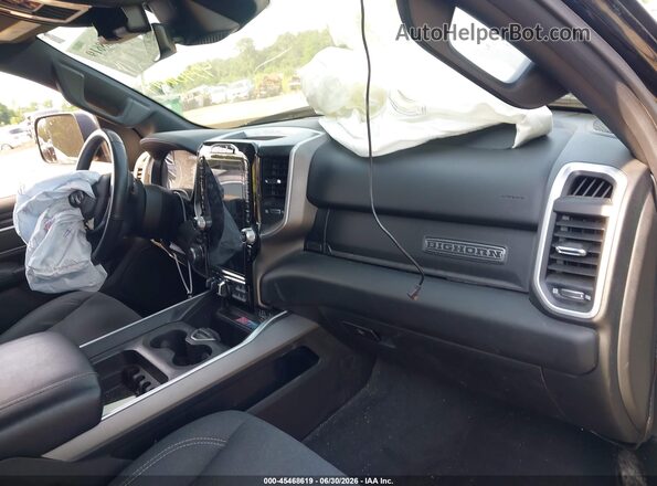 1C6SRFFT8NN387949 2022 RAM 1500 Black Vista interior delantera