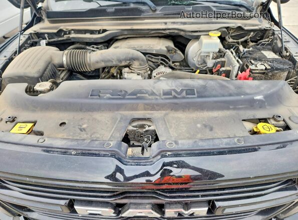 1C6SRFFTXKN512008 2019 RAM 1500 Charcoal Вид задньої частини салону