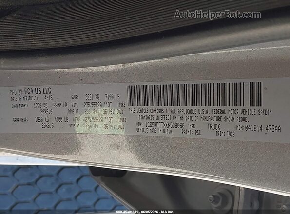 1C6SRFFTXKN538060 2019 RAM 1500 Silver Vista del compartimento del motor