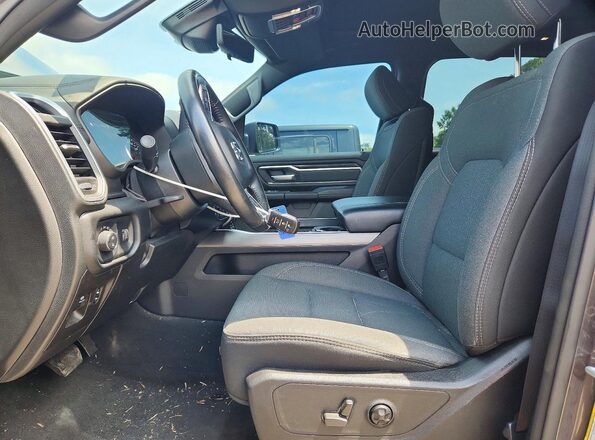 1C6SRFFTXMN708081 2021 RAM 1500 Charcoal Vista interior delantera