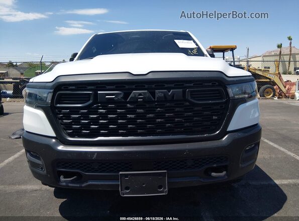 1C6SRFGP3SN634811 2025 RAM 1500 White Vista del salpicadero