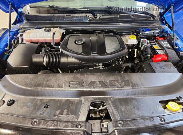 1C6SRFGP7TN202031 2026 RAM 1500 Blue Rear interior view
