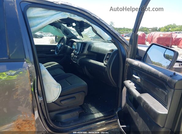 1C6SRFGP9TN223317 2026 RAM 1500 Gray წინა სალონის ხედი
