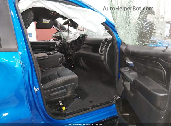 1C6SRFGP9TN224533 2026 RAM 1500 Blue Vista interior delantera