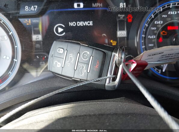 1C6SRFHM1NN402202 2022 RAM 1500 Black Dashboard view
