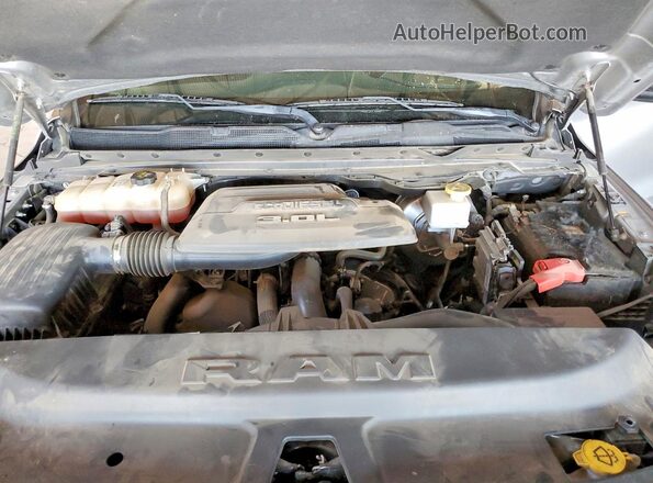 1C6SRFHM4NN429278 2022 RAM 1500 Silver Rear interior view