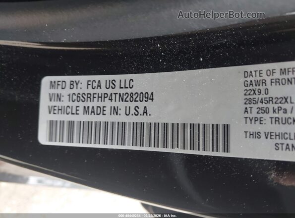 1C6SRFHP4TN282094 2026 RAM 1500 Black Widok komory silnika