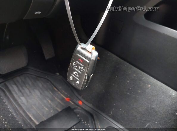 1C6SRFHT1LN386653 2020 RAM 1500 Белый Вид панели приборов