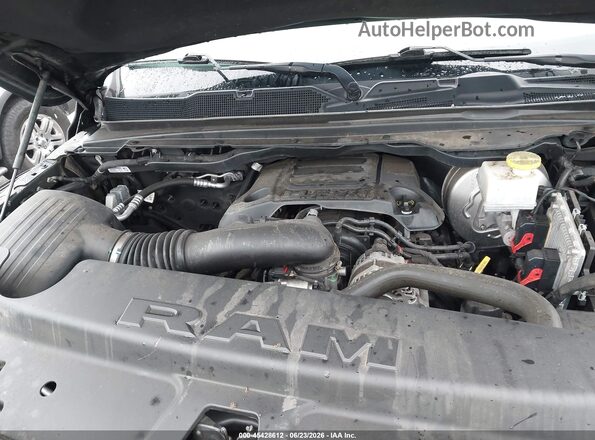 1C6SRFHT1NN116082 2022 RAM 1500 Black Rear view
