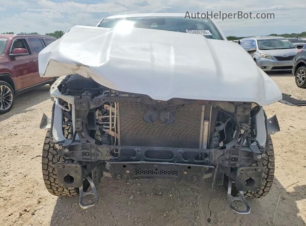 1C6SRFHT2KN682733 2019 RAM 1500 White Front view