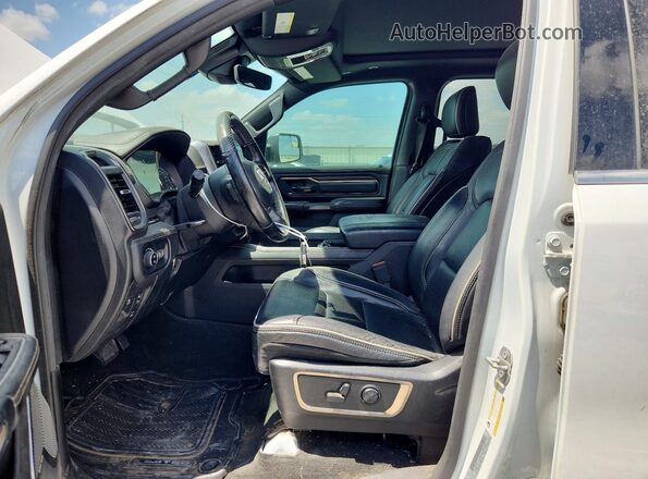 1C6SRFHT2LN112068 2020 RAM 1500 White წინა სალონის ხედი