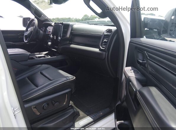 1C6SRFHT3RN172112 2024 RAM 1500 White Vista interior delantera
