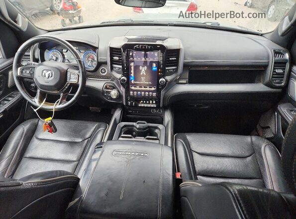 1C6SRFHT4KN621674 2019 RAM 1500 Silver Dashboard view